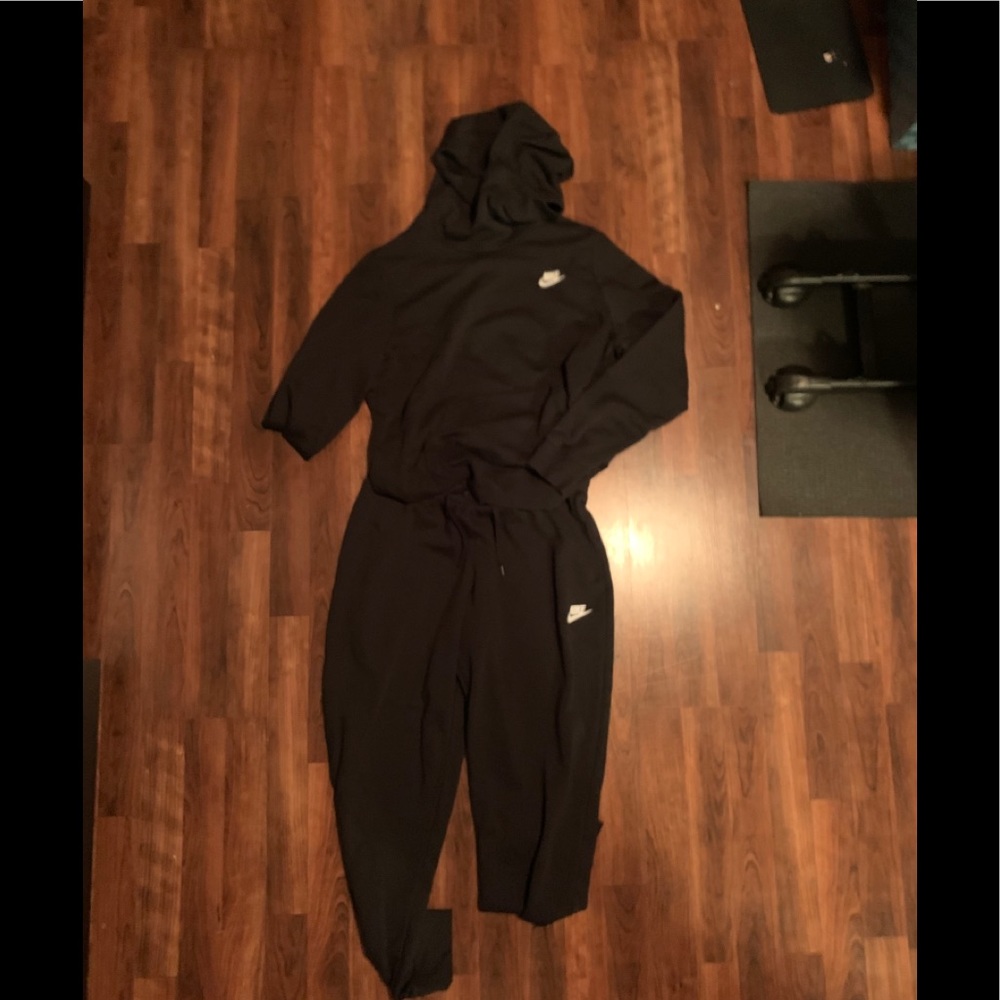 Nike Sweatsuit.